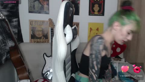 Snapshot of lovely_cass chatting on 12-20-24, 03:03 Cassie online show from 12-20-24, 03:03