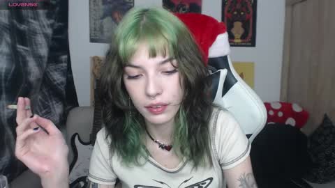 Snapshot of lovely_cass chatting on 12-24-24, 10:49 Cassie online show from 12-24-24, 10:49