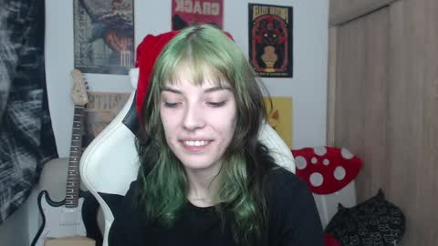 Snapshot of lovely_cass chatting on 12-28-24, 08:25 Cassie online show from 12-28-24, 08:25