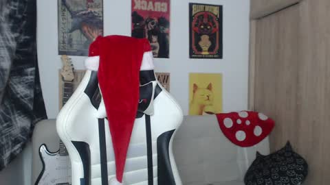 Snapshot of lovely_cass chatting on 12-31-24, 05:11 Cassie online show from 12-31-24, 05:11