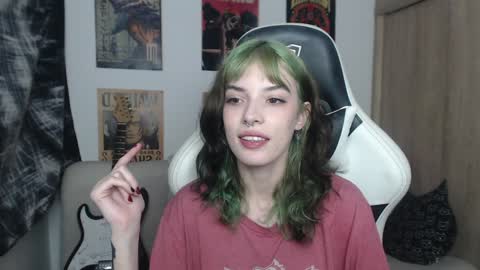 Snapshot of lovely_cass chatting on 01-04-25, 12:48 Cassie online show from 01-04-25, 12:48
