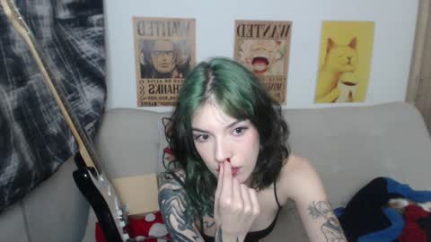 Snapshot of lovely_cass chatting on 01-07-25, 01:38 Cassie online show from 01-07-25, 01:38