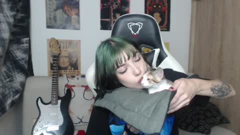Snapshot of lovely_cass chatting on 01-09-25, 02:22 Cassie online show from 01-09-25, 02:22