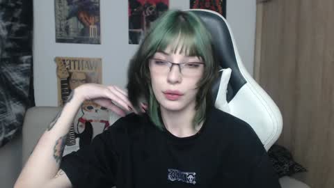 Snapshot of lovely_cass chatting on 01-11-25, 02:41 Cassie online show from 01-11-25, 02:41