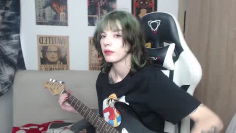 Snapshot of lovely_cass chatting on 01-19-25, 08:41 Cassie online show from 01-19-25, 08:41