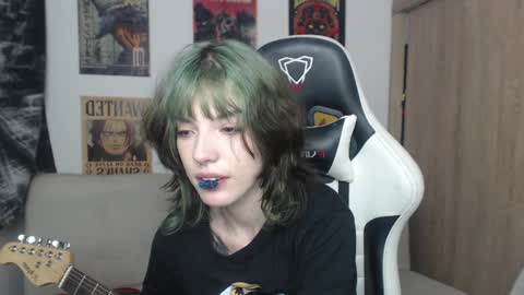 Snapshot of lovely_cass chatting on 01-19-25, 11:43 Cassie online show from 01-19-25, 11:43