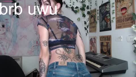 Snapshot of lovely_cass chatting on 01-20-25, 02:53 Cassie online show from 01-20-25, 02:53