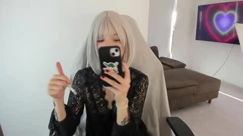 Snapshot of lovely_cass chatting on 01-21-25, 08:43 Cassie online show from 01-21-25, 08:43