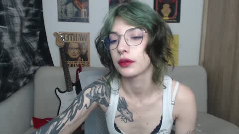 Snapshot of lovely_cass chatting on 02-04-25, 02:49 Cassie online show from 02-04-25, 02:49