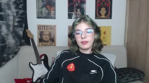 Snapshot of lovely_cass chatting on 02-08-25, 01:22 Cassie online show from 02-08-25, 01:22