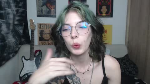 Snapshot of lovely_cass chatting on 02-09-25, 12:28 Cassie online show from 02-09-25, 12:28