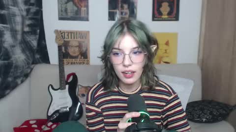 Snapshot of lovely_cass chatting on 02-10-25, 01:24 Cassie online show from 02-10-25, 01:24
