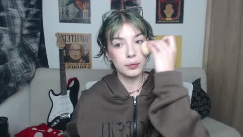 Snapshot of lovely_cass chatting on 02-11-25, 11:01 Cassie online show from 02-11-25, 11:01