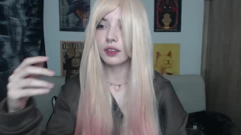 Snapshot of lovely_cass chatting on 02-12-25, 02:03 Cassie online show from 02-12-25, 02:03