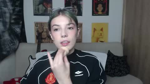 Snapshot of lovely_cass chatting on 02-14-25, 12:19 Cassie online show from 02-14-25, 12:19