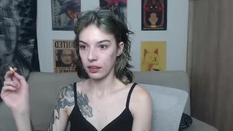 Snapshot of lovely_cass chatting on 02-17-25, 01:15 Cassie online show from 02-17-25, 01:15