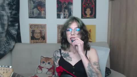 Snapshot of lovely_cass chatting on 02-17-25, 04:20 Cassie online show from 02-17-25, 04:20