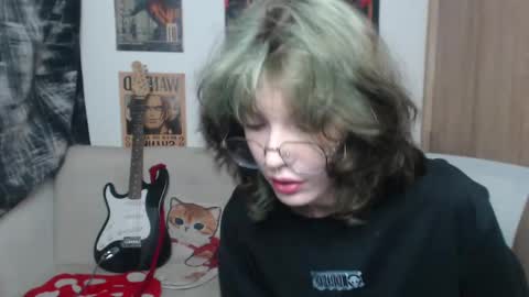 Snapshot of lovely_cass chatting on 02-21-25, 04:18 Cassie online show from 02-21-25, 04:18