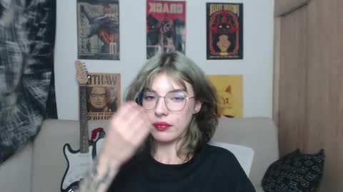 Snapshot of lovely_cass chatting on 02-21-25, 07:23 Cassie online show from 02-21-25, 07:23
