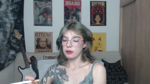 Snapshot of lovely_cass chatting on 02-22-25, 12:27 Cassie online show from 02-22-25, 12:27