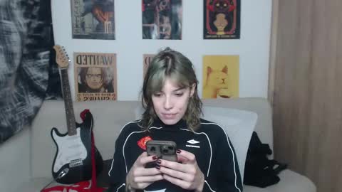 Snapshot of lovely_cass chatting on 02-25-25, 03:09 Cassie online show from 02-25-25, 03:09