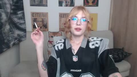 Snapshot of lovely_cass chatting on 03-07-25, 04:57 Cassie online show from 03-07-25, 04:57
