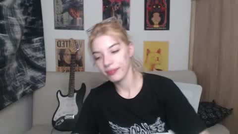 Snapshot of lovely_cass chatting on 03-10-25, 03:23 Cassie online show from 03-10-25, 03:23