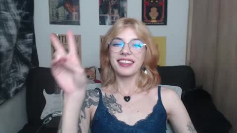 Snapshot of lovely_cass chatting on 03-11-25, 09:02 Cassie online show from 03-11-25, 09:02