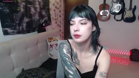 Snapshot of lovely_cass chatting on 09-27-25, 08:25 Cassie online show from 09-27-25, 08:25