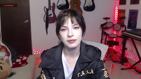 Snapshot of lovely_cass chatting on 10-18-25, 12:02 Cassie online show from 10-18-25, 12:02