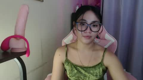 lovely_leah23 online show from 11-04-25, 09:58