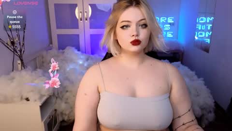 lovely_leilla online show from 12-22-24, 01:01