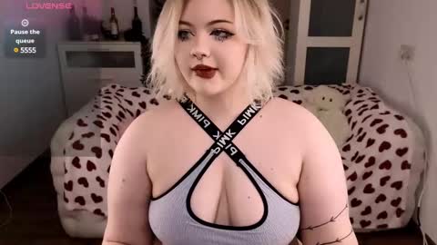lovely_leilla online show from 02-26-25, 10:09