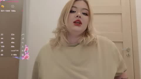 lovely_leilla online show from 10-29-25, 10:33