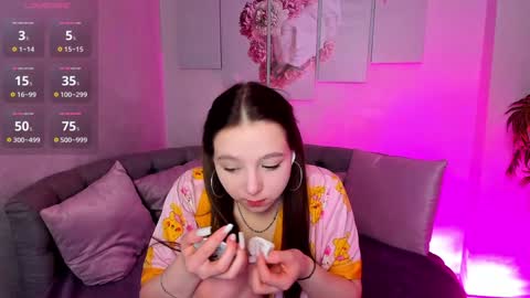 Snapshot of lovely_poppy chatting on 01-27-25, 04:52 Lolly online show from 01-27-25, 04:52