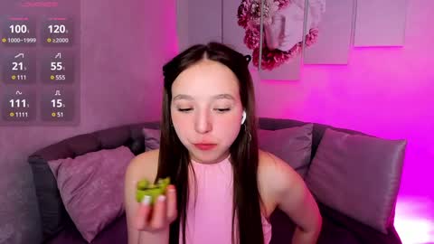 Snapshot of lovely_poppy chatting on 02-08-25, 07:48 Lolly online show from 02-08-25, 07:48