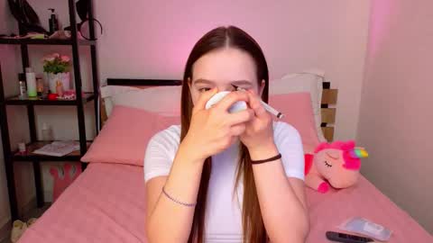 Snapshot of lovely_poppy chatting on 09-26-25, 01:42 Lolly online show from 09-26-25, 01:42