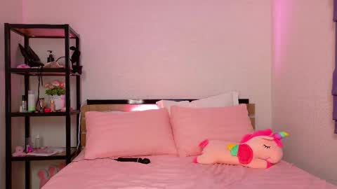 Snapshot of lovely_poppy chatting on 10-10-25, 01:15 Lolly online show from 10-10-25, 01:15