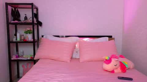 Snapshot of lovely_poppy chatting on 10-13-25, 01:27 Lolly online show from 10-13-25, 01:27