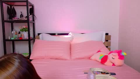 Snapshot of lovely_poppy chatting on 10-18-25, 01:30 Lolly online show from 10-18-25, 01:30