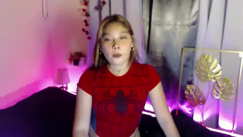 Snapshot of lovely_sandyy chatting on 02-26-26, 12:48 sandy online show from 02-26-26, 12:48