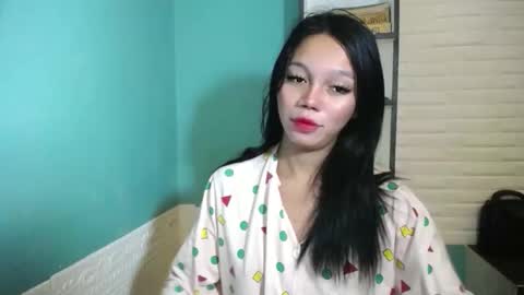 Snapshot of lovely_thea_xoxo chatting on 01-19-26, 04:27 Thea online show from 01-19-26, 04:27