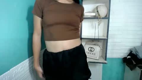 Snapshot of lovely_thea_xoxo chatting on 02-11-26, 01:43 Thea online show from 02-11-26, 01:43