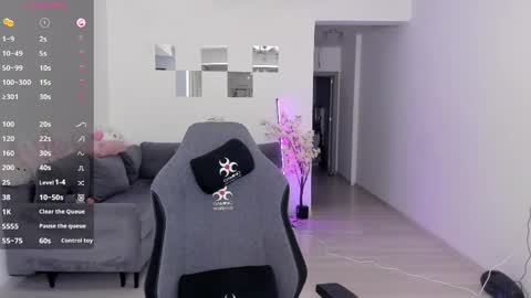 lovelybianca_ online show from 04-01-26, 10:07