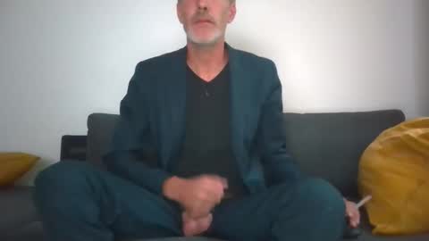 Snapshot of lovelybigcockgentleman chatting on 09-09-25, 06:07 Max online show from 09-09-25, 06:07