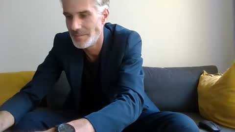 Snapshot of lovelybigcockgentleman chatting on 09-11-25, 03:56 Max online show from 09-11-25, 03:56