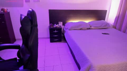 lovely   online show from 04-09-26, 08:03