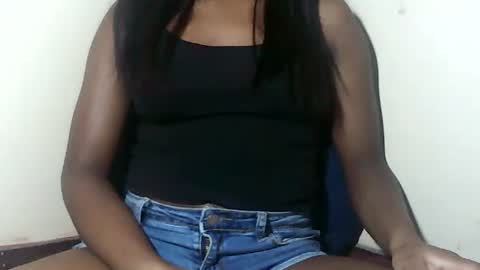 Snapshot of lovelylarra chatting on 01-17-26, 11:08 lovelylarra online show from 01-17-26, 11:08