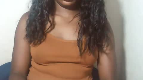 Snapshot of lovelylarra chatting on 02-25-26, 04:05 lovelylarra online show from 02-25-26, 04:05