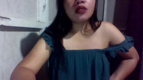 lovelymocha27s online show from 11-18-25, 06:12